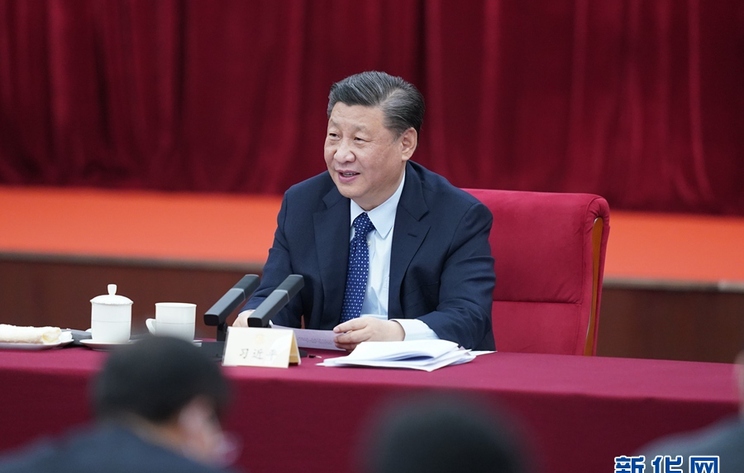  习近平看望参加政协会议的医药卫生界教育界委员