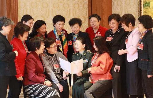 这个三八节，我们聚在“议政堂”