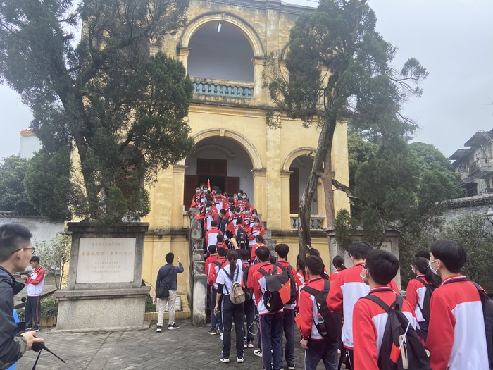 （农历三月三节庆期间，位于龙州县的红八军军部旧址迎来众多参加红色研学活动的“红色学员”。 龙州县文旅局供图）