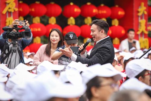 张原铭演唱《永恒的旋律》