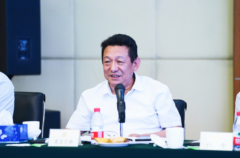 果吉尔锑  国家卫生健康委科学技术研究所副所长