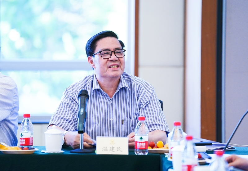 温建民  十二届全国政协委员、首都名中医、北京科技大学天津学院大健康学院院长兼中医研究院院长