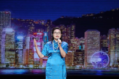 《最后一分钟》 作者：李小雨 朗诵：沈菲(自治区政协委员  自治区外事办公室翻译室主任)