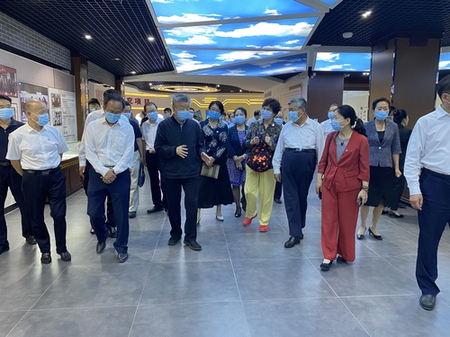 调研组考察兰州新区佛慈医药产业发展集团(549982)-20210910153102