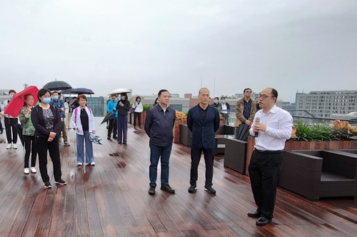 常委们参观怀柔科学城2