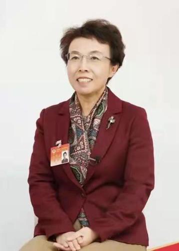 全国政协常委、民盟中央副主席、全国妇联副主席、北京市政协副主席、民盟北京市委主委程红出席政协第十三届全国委员会第五次会议。