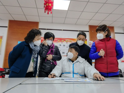 3. 委员督导核酸检测工作