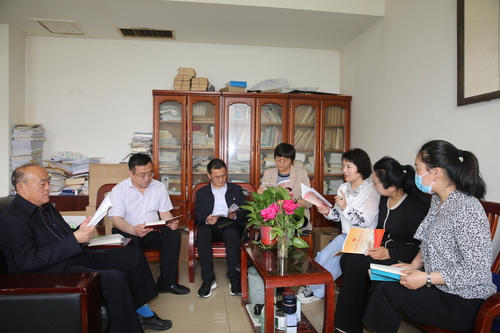 7日3版图片新闻 一堂精彩的读书课(1057500)-20220507103208