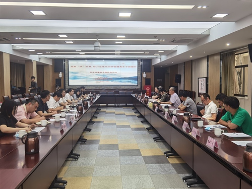 在三墩镇民生议事堂专题协商会上，振华、兰里等4个社区15个小区开通“民情邮箱”，广泛收集民情民意，引导居民参与自治，进一步助力共同富裕首善之区建设。