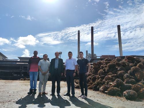 马宝工业有限公司董事长拿督赖伟业陪同当地(1550809)-20221215085842