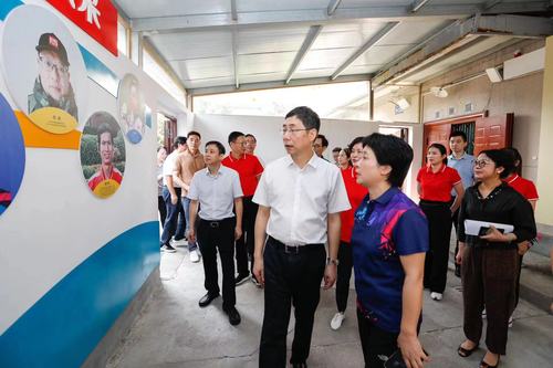 市政协就议政性常委会课题“聚力打造‘运动宁波’城市品牌”开展调研。