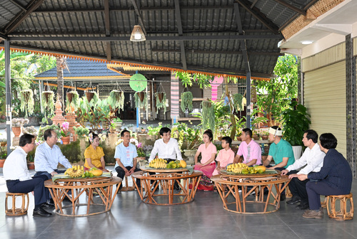 （时政）（1）王沪宁在云南调研(3531702)-20231221084633