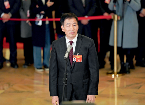 2019 年 3 月，全国政协委员、台盟中央常委骆沙鸣在全国政协第十三届二次会议“委 员通道”接受中外媒体记者的集体采访