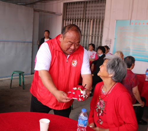 （1104）张利明：讲好饺子故事(分离图(5622630)-20241104102427