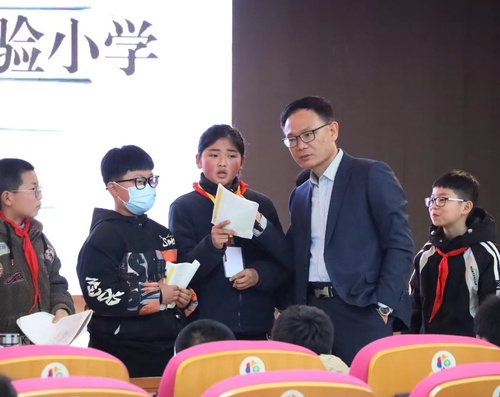 （1120）胡继风：“我一见到孩子就变成(5726494)-20241120101209