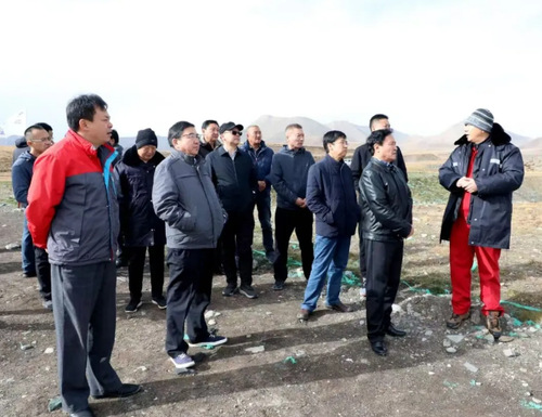 △围绕木里矿区及祁连山南麓青海片区生态修复情况开展视察。