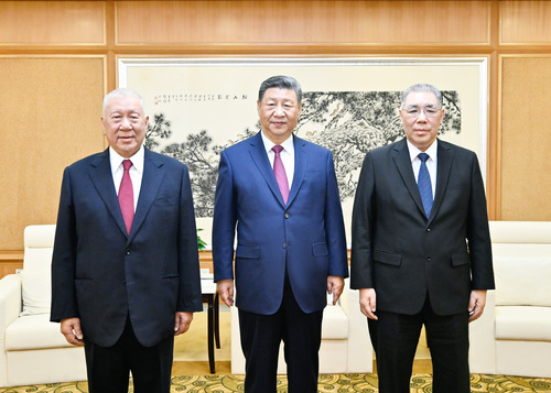 澳门回归祖国25周年丨习近平会见何厚铧和(5964872)-20241220061222