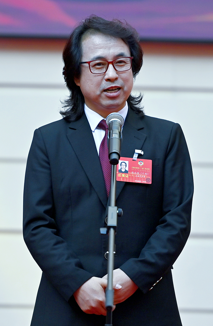 自治区政协常委、青年歌唱家张永强