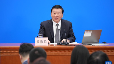 娄勤俭：一年来全国人大制定法律6件、修改法律14件