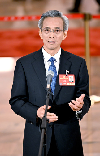 全国政协委员林松添接受媒体采访。(6558844)-20250305083840