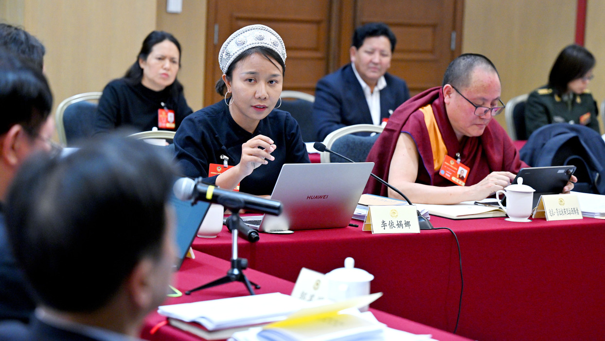 履职尽责 巾帼风采