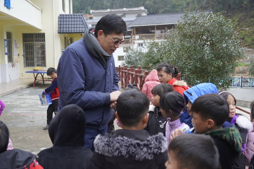 （0414）王万传：多重身份耕耘者(分离(6989329)-20250415155511