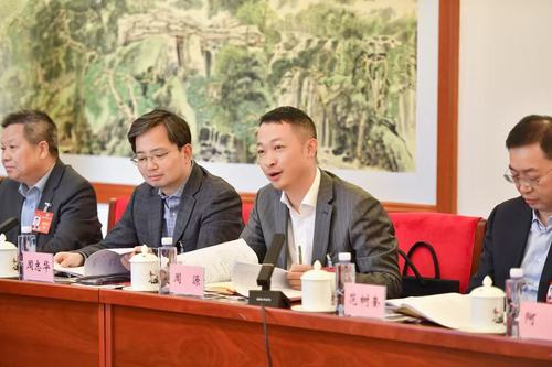 （23日5版，3）让网络文学市场持续健康(7054058)-20250424093323