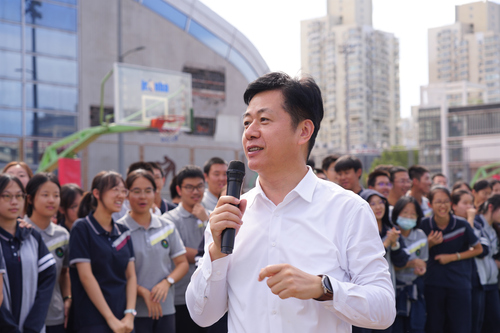 （劳动节1）任炜东：培养幸福的人(分离图(7123427)-20250430090936