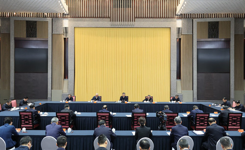 4月30日上午，中共中央总书记、国家主席、中央军委主席习近平在上海主持召开部分省区市“十五五”时期经济社会发展座谈会并发表重要讲话。新华社记者 丁林 摄