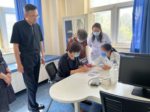 8日5版1(提案办理见成效）助力推动药品(7164122)-20250508085020