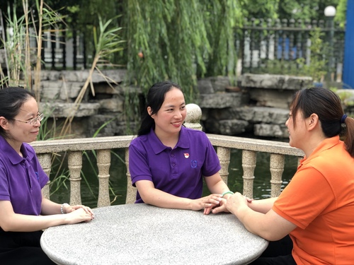 （奋斗华章公益3条）钱小玲：有爱的地方就(7298708)-20250526090315