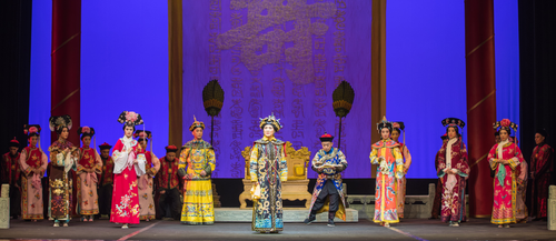 袁慧琴在《曙色紫禁城》中饰演慈禧