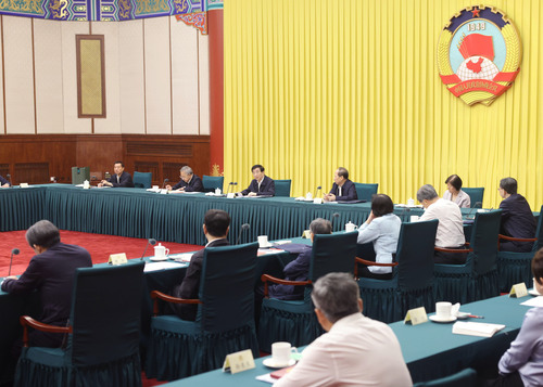 全国政协召开主席会议成员务虚会 王沪宁主(7801163)-20250724194501