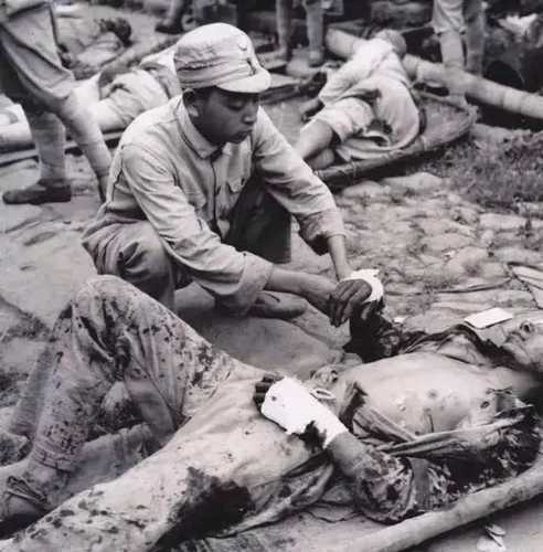 简陋的医疗环境导致伤员得不到及时有效的救(7888074)-20250811090545