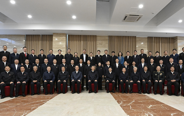 习近平接见西藏各族各界代表（3）(8010742)-20250821042719