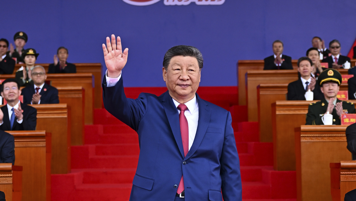 西藏自治区成立60周年庆祝大会隆重举行 习近平出席大会