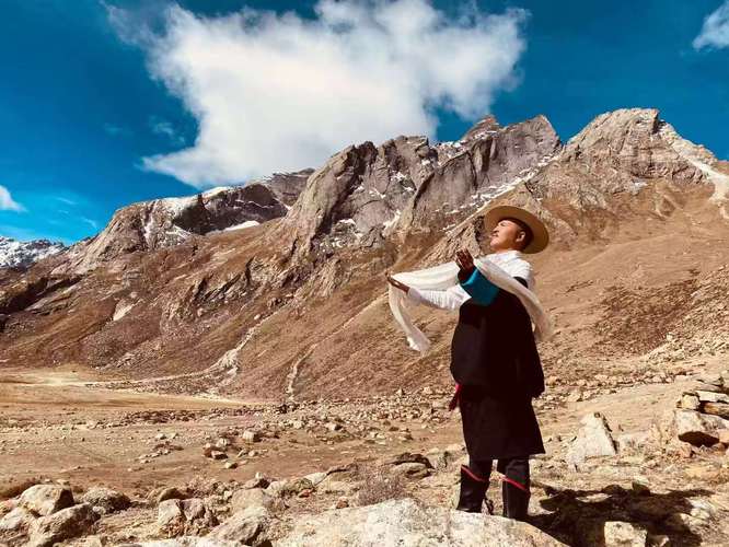 达珞在演出中。(8024759)-20250825073905