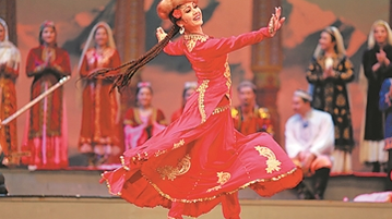 迪丽娜尔·阿布拉：永远为人民而舞