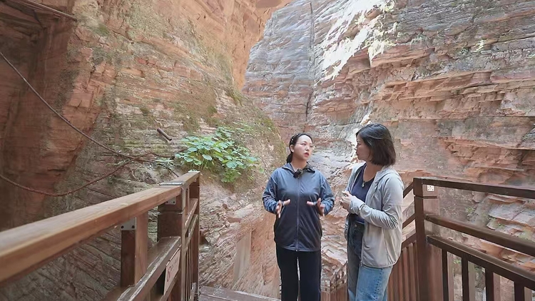 黄崖洞抗战军工遗址：百旗之首今更红