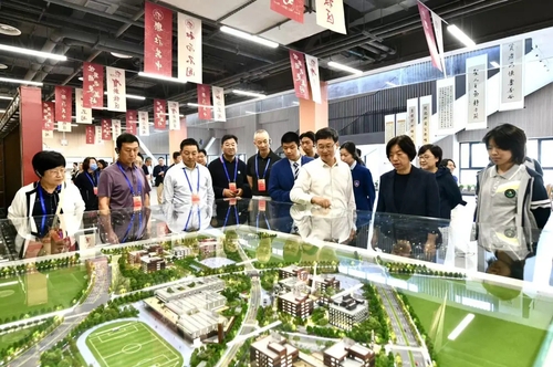 3f5ba44d42564a7db7685cd11a664685