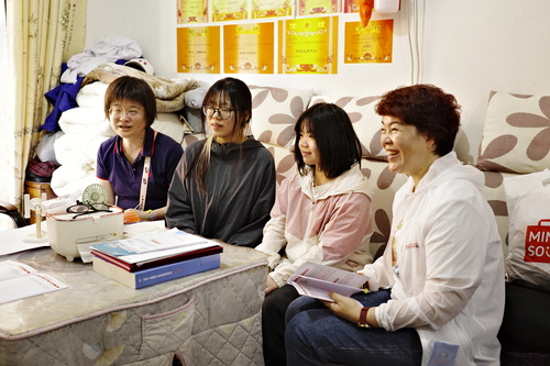 （4、脱贫振兴署名稿 郁瑞芬）托举梦想 (8822881)-20251206084505