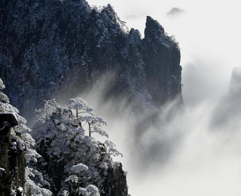 只有一个黄山：雪后远山近峰绘出千里江山图