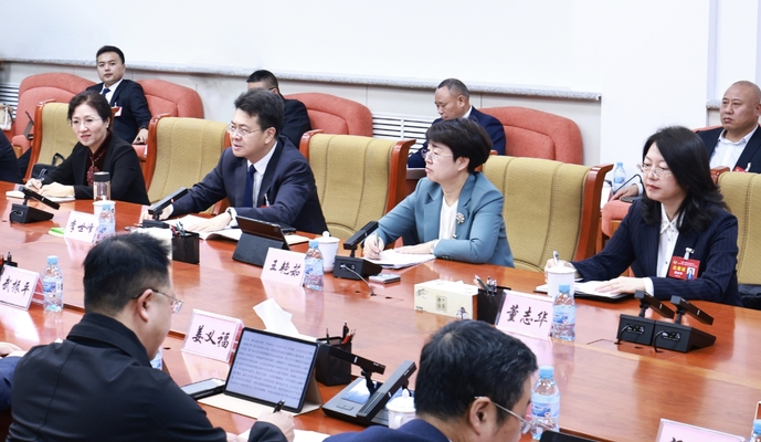 黑龙江省大庆市政协十届六次会议召开