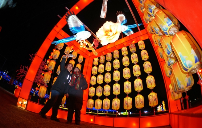 南节北过贺马年 光影焕新奥运城——2026北京顺义奥林匹克水上公园奇幻光影游园会启幕