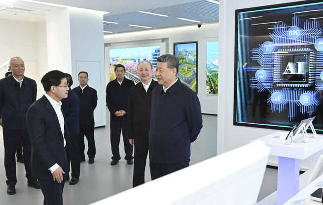 习近平在北京考察科技创新工作