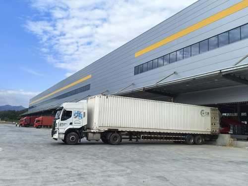 （琼站，新春走基层）护航自贸港“物畅其流(9438250)-20260228181848