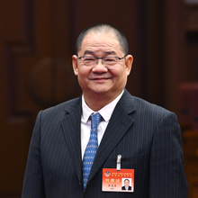 “荣誉属于爱国爱澳旗帜下的每一位”