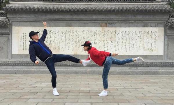 又双叕虐狗！吴莎晒图秀恩爱 赞刘翔乐于助人