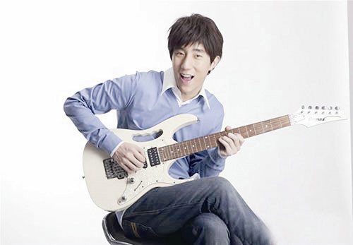 揭秘房祖名吸毒“自毁”路