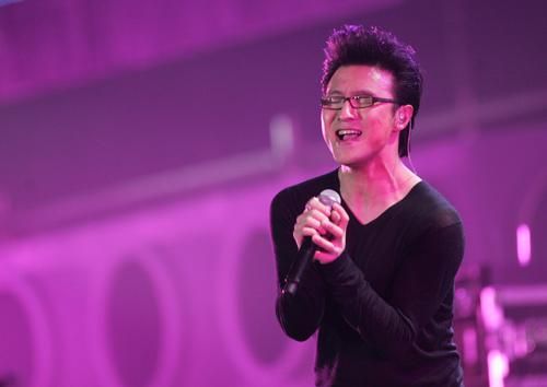 蒋雯丽法国偷情现实版娘要嫁人？盘点明星偷情被拍提裤瞬间【2】